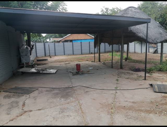 3 BEDROOM HOUSE FOR SALE IN OOS EINDE